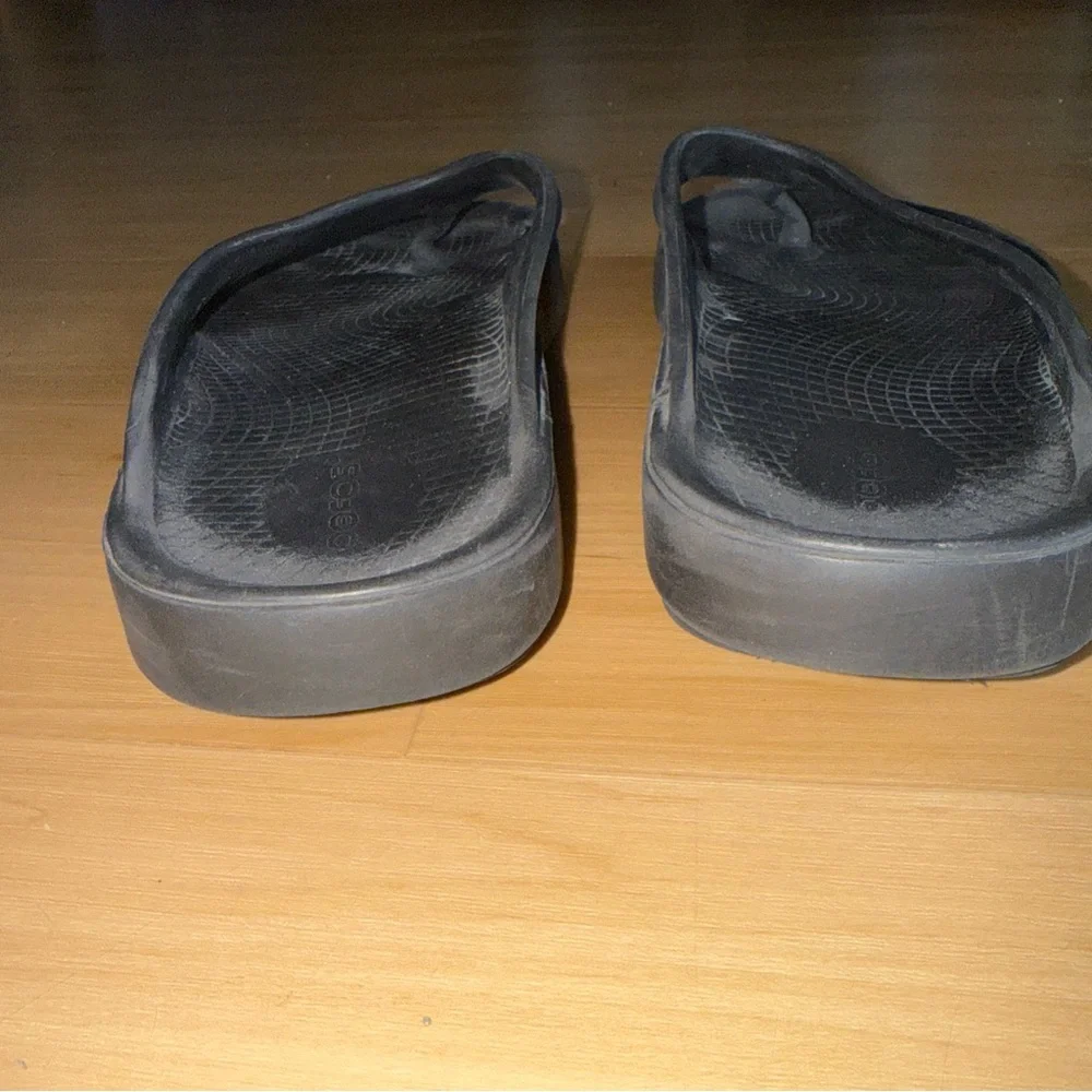 OOFOS OOLALA UNISEX BLACK FLIP FLOP SZ M 8 W 10 BEACHWEAR CUSHIONED FOOTBED